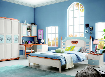 Bedroom set 5-piece. Bed, 2 bedside tables, desk, children's bed, solid wood furniture.